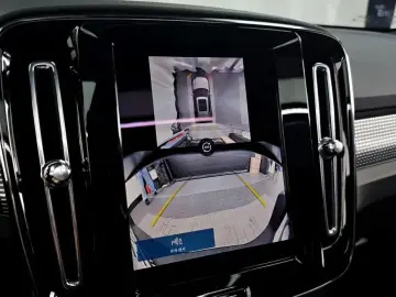 2025 Volvo XC40 с пробегом 9 327 км