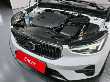 2025 Volvo XC40 с пробегом 7 897 км