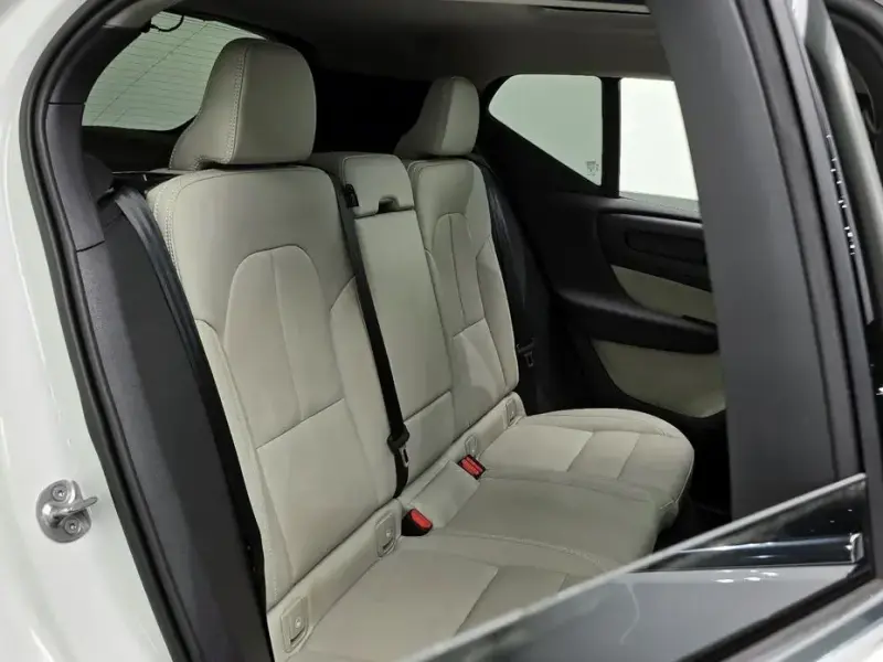 2025 Volvo XC40 с пробегом 7 897 км