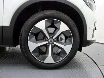 2025 Volvo XC40 с пробегом 7 897 км