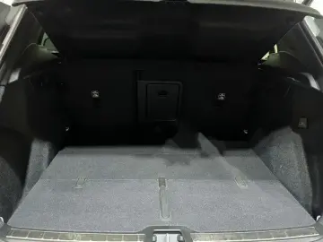 2025 Volvo XC40 с пробегом 7 897 км