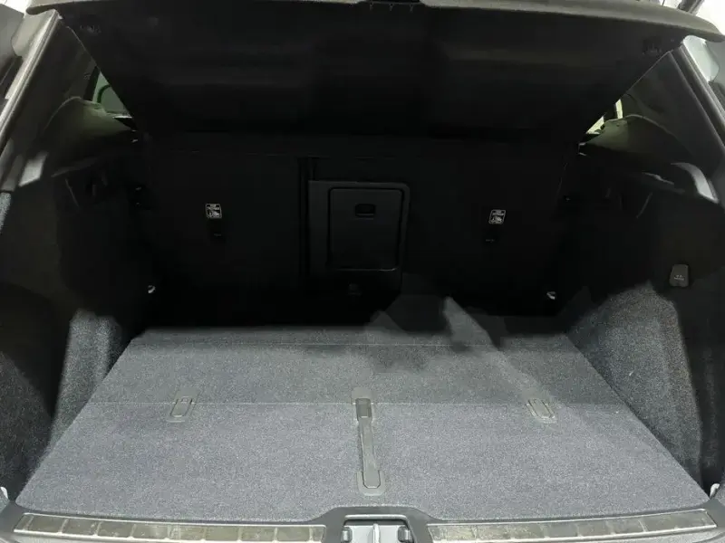 2025 Volvo XC40 с пробегом 7 897 км