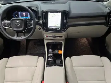 2024 Volvo XC40 с пробегом 10 194 км