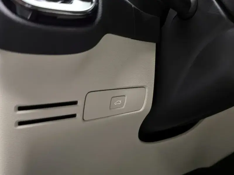 2024 Volvo XC40 с пробегом 10 194 км