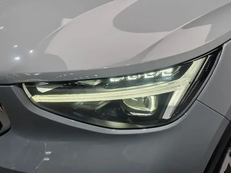 2024 Volvo XC40 с пробегом 10 194 км