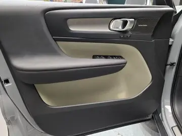 2024 Volvo XC40 с пробегом 10 194 км