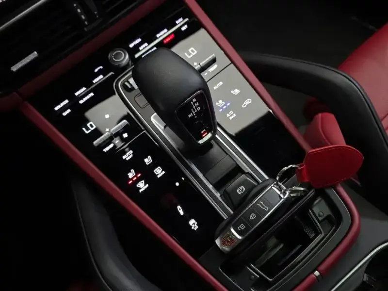 2023 Porsche Cayenne с пробегом 24 476 км