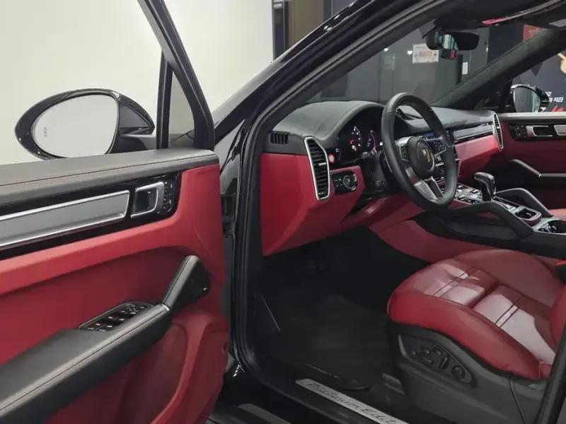 2023 Porsche Cayenne с пробегом 24 476 км