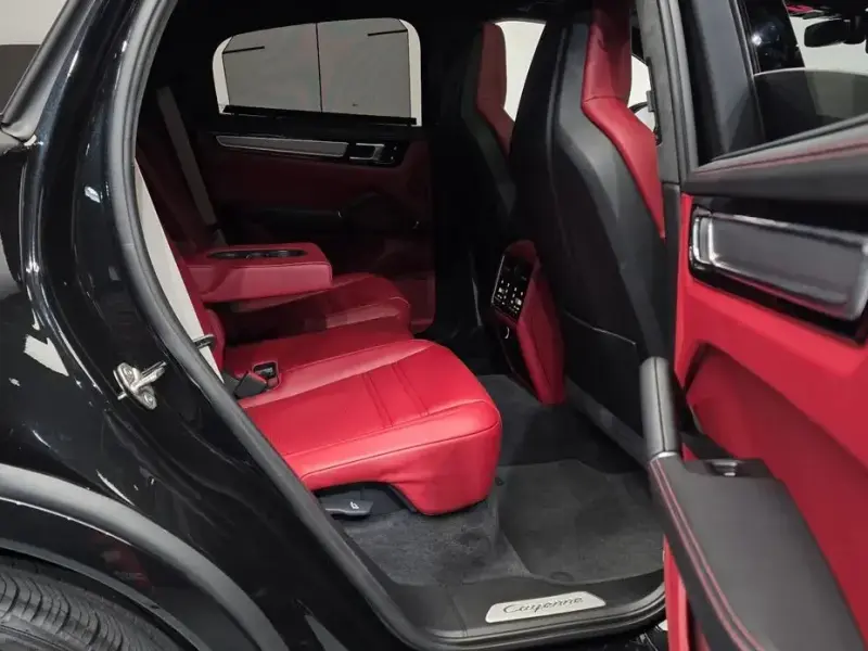 2023 Porsche Cayenne с пробегом 24 476 км