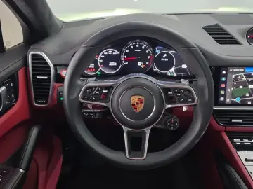 2023 Porsche Cayenne с пробегом 24 476 км