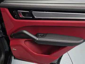 2023 Porsche Cayenne с пробегом 24 476 км