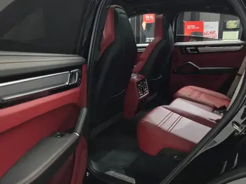 2023 Porsche Cayenne с пробегом 24 476 км