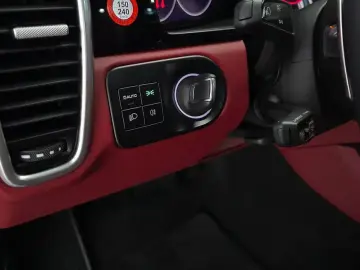 2023 Porsche Cayenne с пробегом 24 476 км