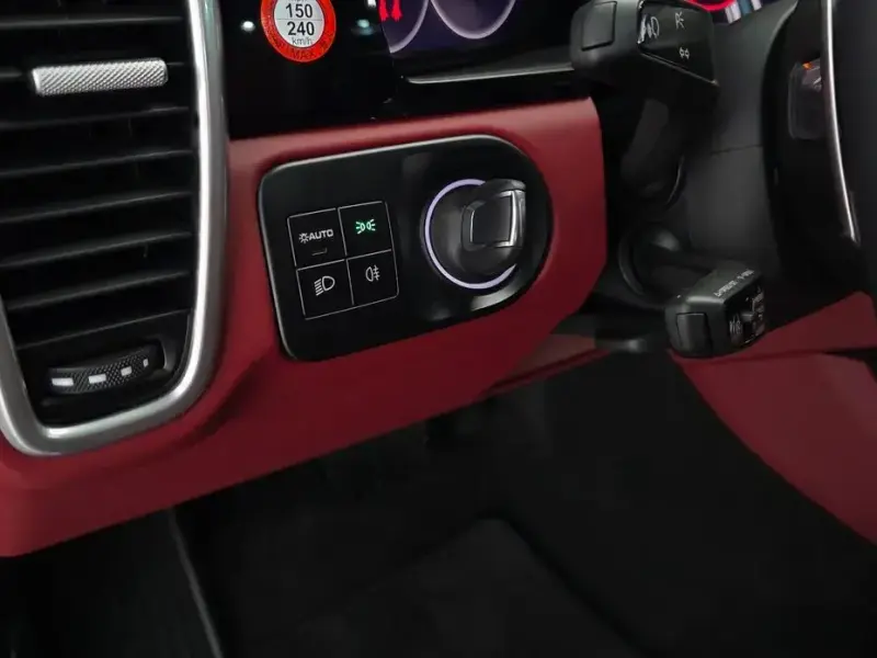 2023 Porsche Cayenne с пробегом 24 476 км