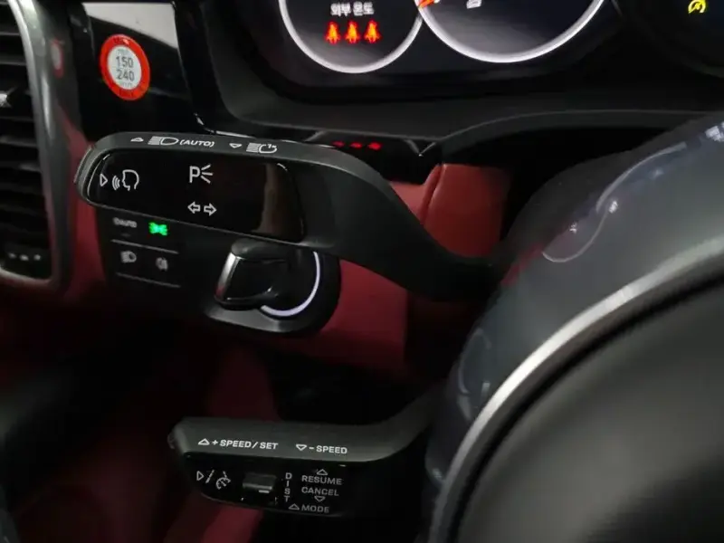 2023 Porsche Cayenne с пробегом 24 476 км