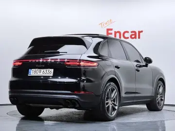 2022 Porsche Cayenne с пробегом 20 737 км