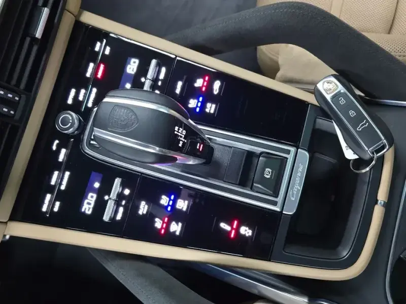 2023 Porsche Cayenne с пробегом 56 552 км