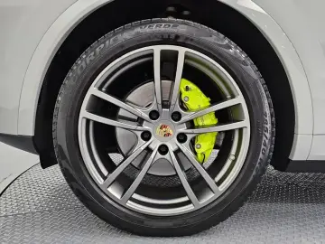 2023 Porsche Cayenne с пробегом 41 037 км