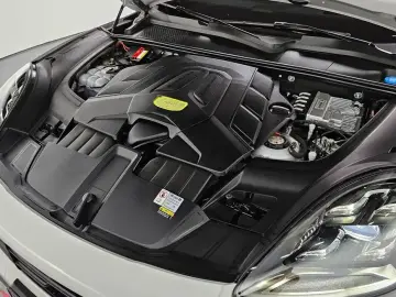 2023 Porsche Cayenne с пробегом 41 037 км