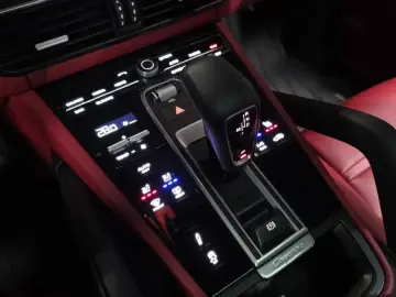 2022 Porsche Cayenne с пробегом 46 114 км