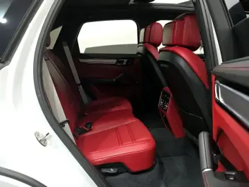 2023 Porsche Cayenne с пробегом 56 862 км