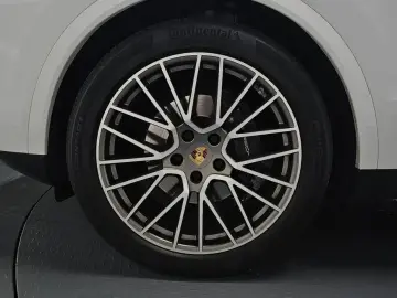 2023 Porsche Cayenne с пробегом 29 102 км