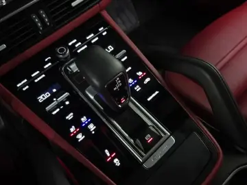 2022 Porsche Cayenne с пробегом 37 406 км