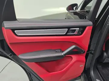 2022 Porsche Cayenne с пробегом 37 406 км