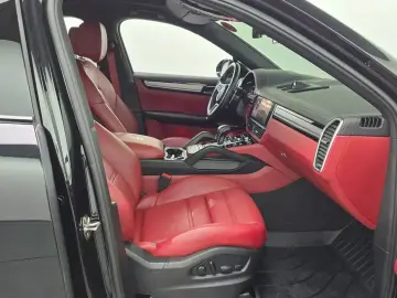 2022 Porsche Cayenne с пробегом 37 406 км