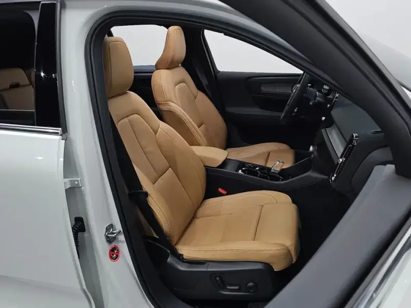 2021 Volvo XC40 с пробегом 39 468 км