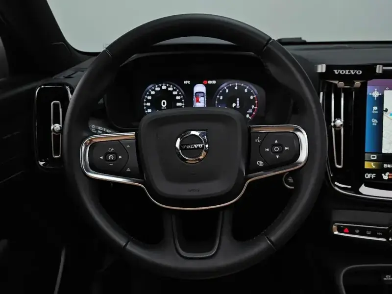2021 Volvo XC40 с пробегом 39 468 км