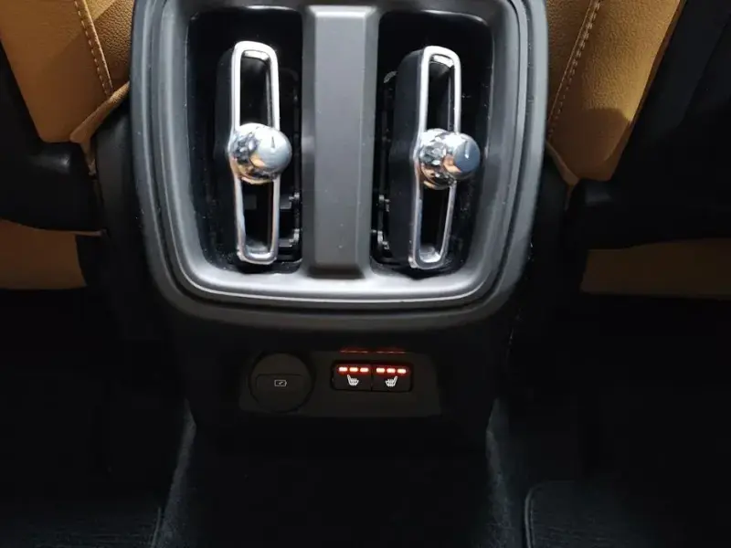 2021 Volvo XC40 с пробегом 39 468 км