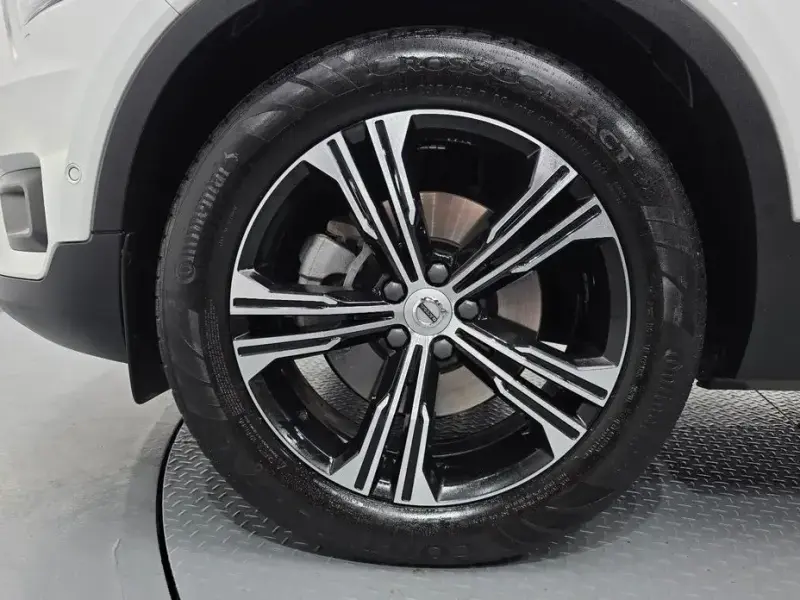 2021 Volvo XC40 с пробегом 46 410 км