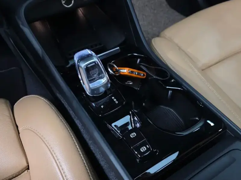 2021 Volvo XC40 с пробегом 46 410 км