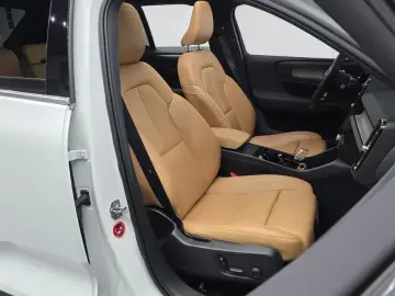 2021 Volvo XC40 с пробегом 46 410 км