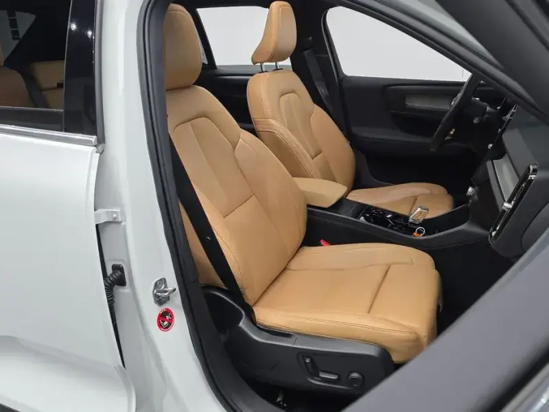 2021 Volvo XC40 с пробегом 46 410 км