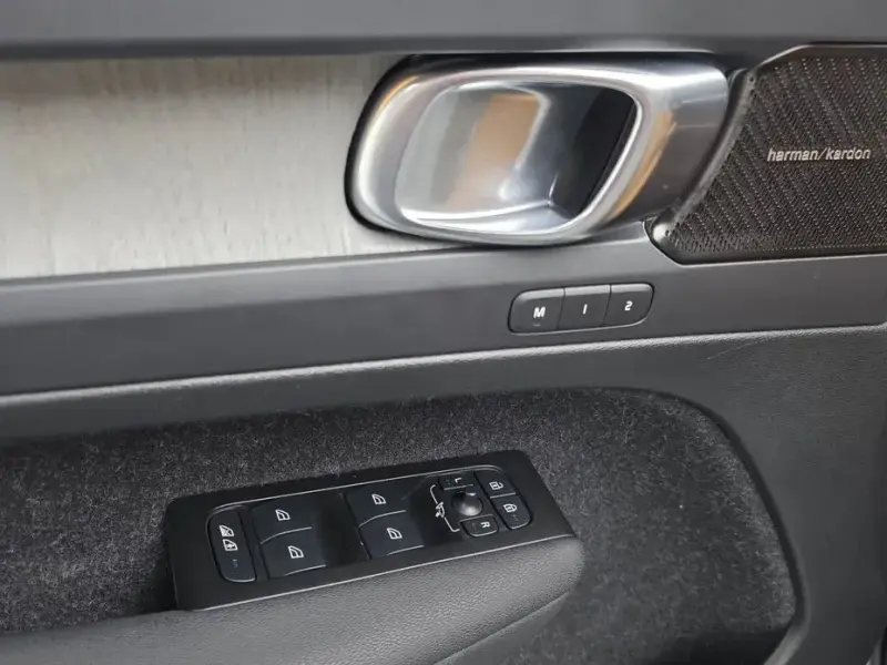 2021 Volvo XC40 с пробегом 46 410 км