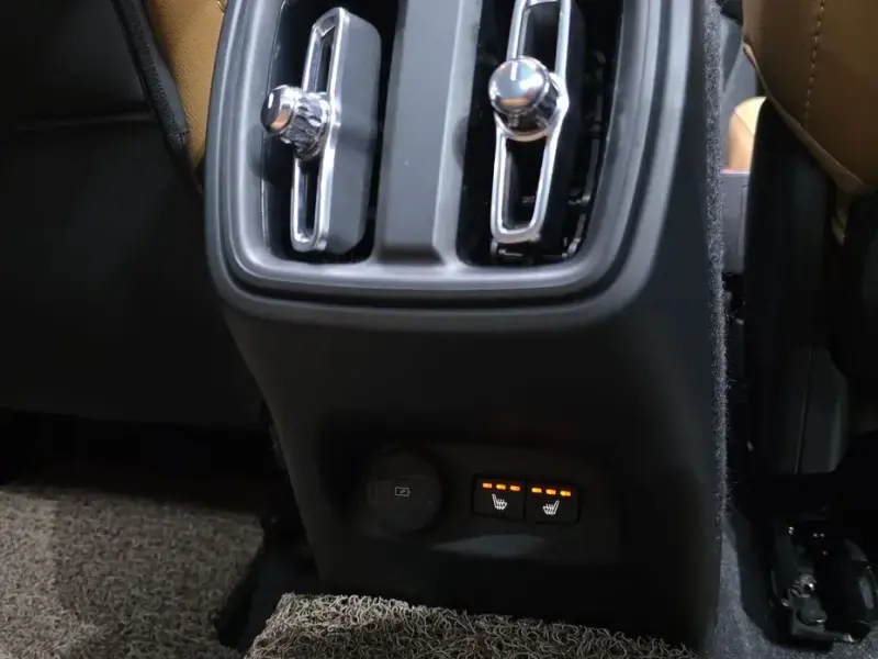 2021 Volvo XC40 с пробегом 46 410 км