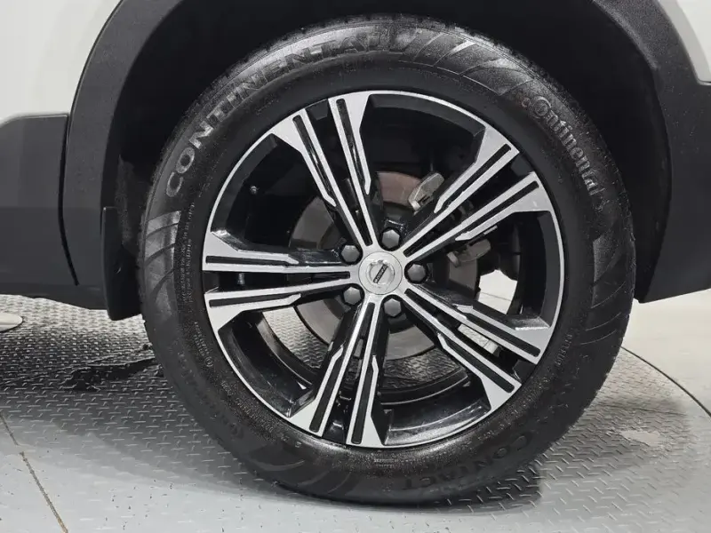2021 Volvo XC40 с пробегом 46 410 км