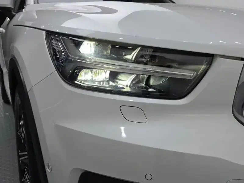 2021 Volvo XC40 с пробегом 46 410 км