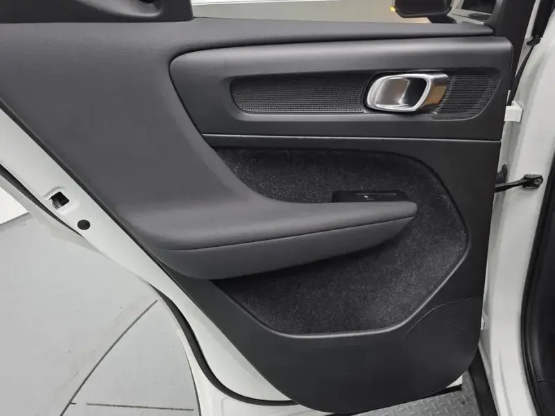 2021 Volvo XC40 с пробегом 46 410 км