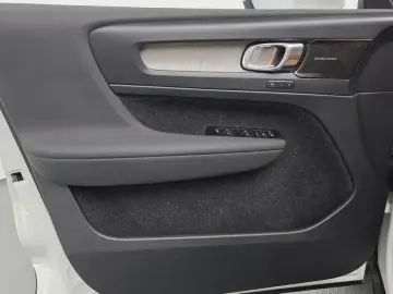 2021 Volvo XC40 с пробегом 46 410 км