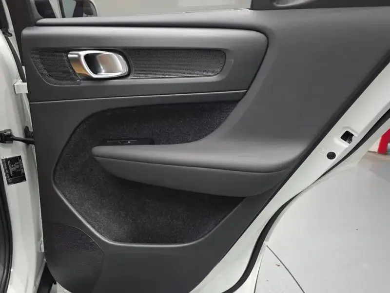 2021 Volvo XC40 с пробегом 46 410 км