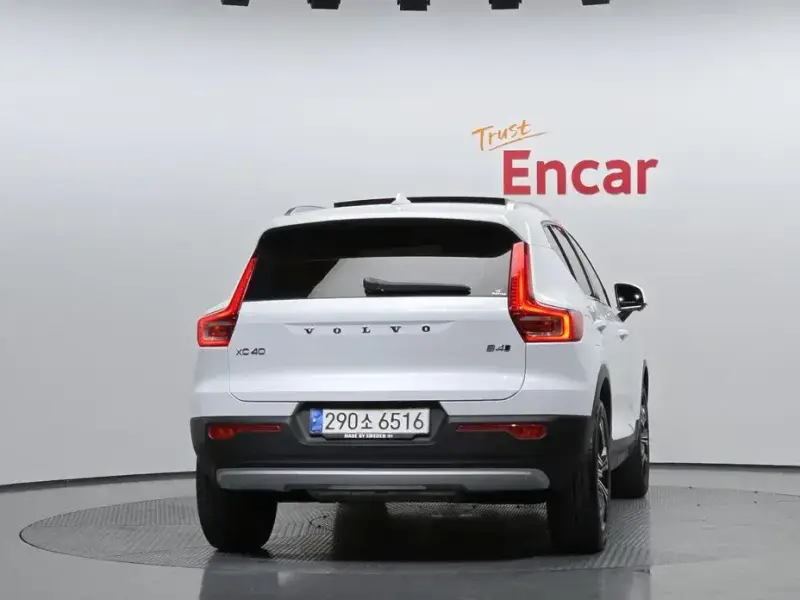 2021 Volvo XC40 с пробегом 74 360 км