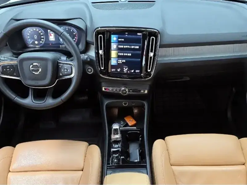 2021 Volvo XC40 с пробегом 74 360 км