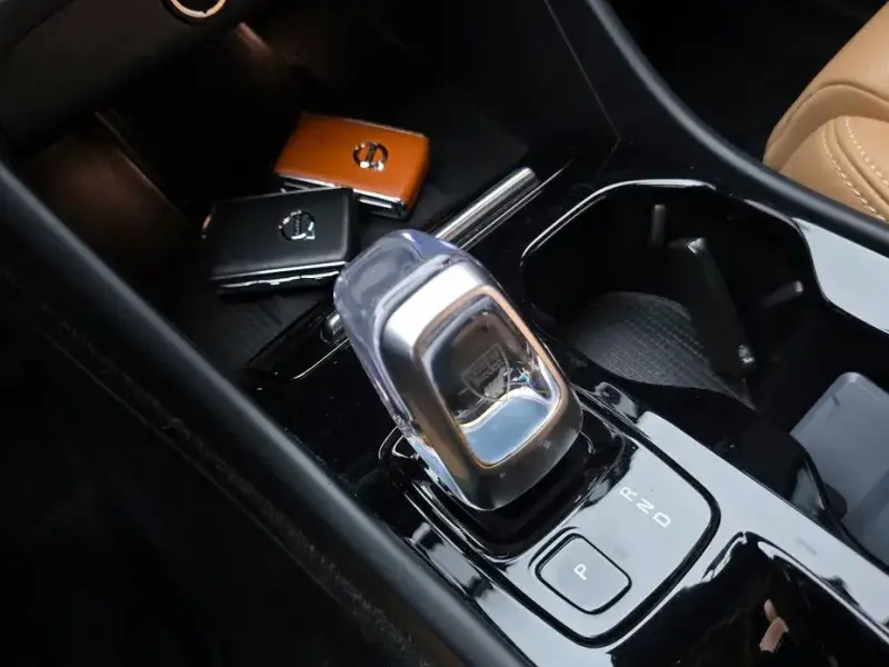 2021 Volvo XC40 с пробегом 74 360 км