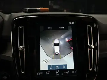2021 Volvo XC40 с пробегом 74 360 км