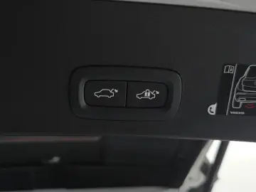 2021 Volvo XC40 с пробегом 74 360 км