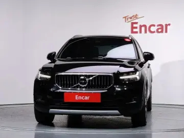 2020 Volvo XC40 с пробегом 81 210 км