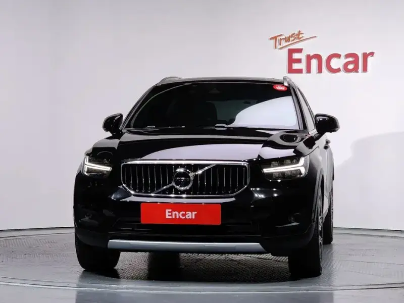 2020 Volvo XC40 с пробегом 81 210 км